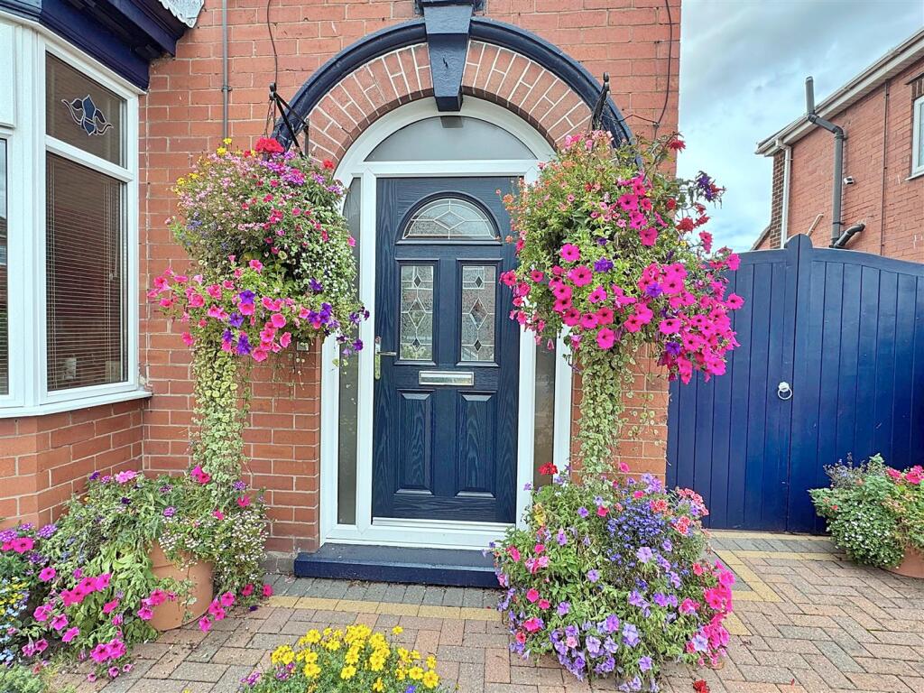 House in Cleethorpes, New Clee - View 2