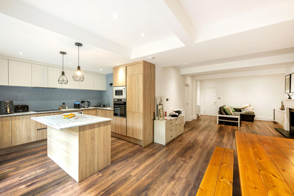 Main image of property: Cambridge Gardens, London, W10