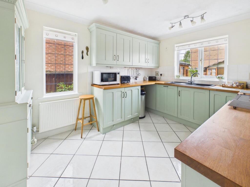 House in Lincoln - View 4