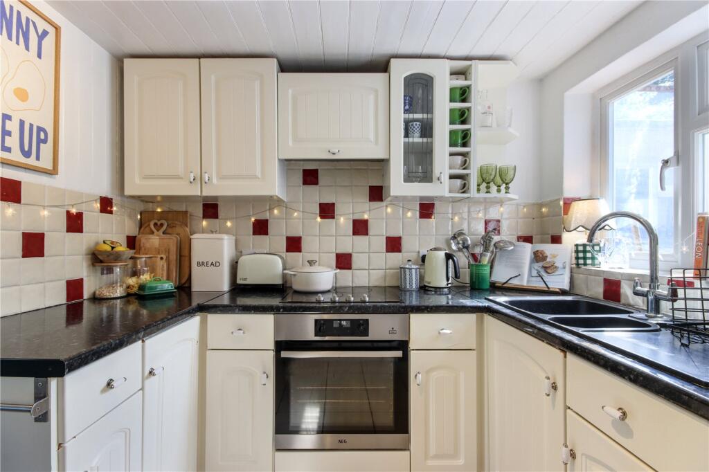 1, Golf Cottages, Godden Green, Sevenoaks, Kent, TN15 photo 3