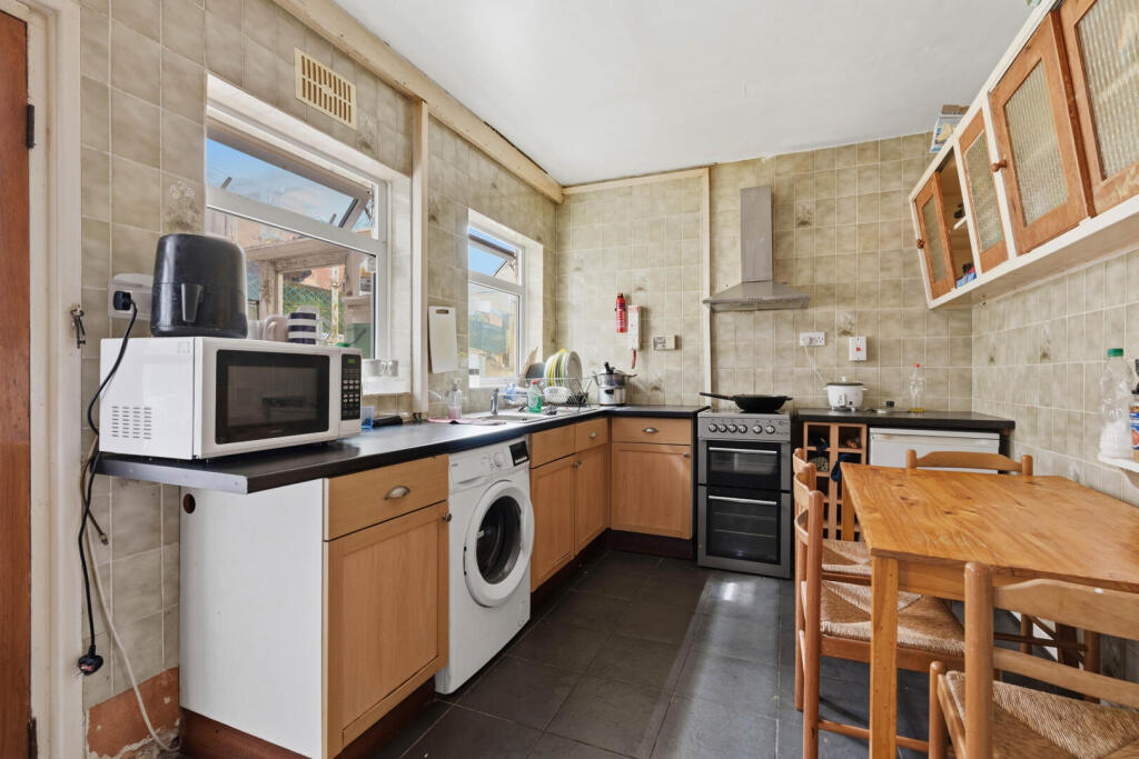 House in Coventry, Bishopsgate Green, Hillfields - View 3