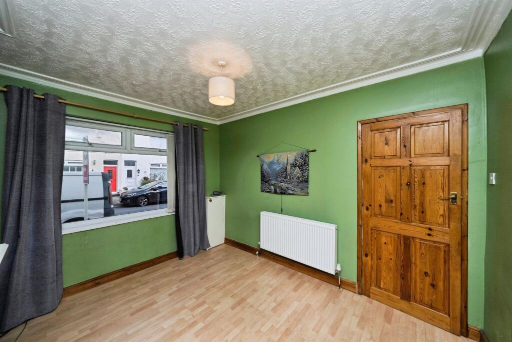 House in Wirral, Liverpool City Region - View 5