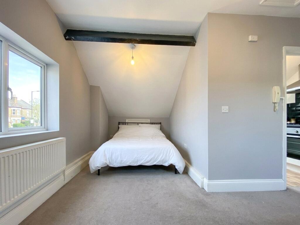 Apartment in Bristol - More