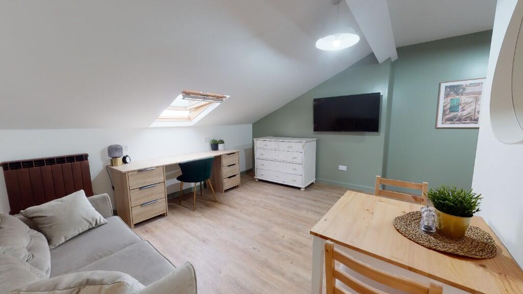 Main image of property: Flat 11, 30 Princes Road, Liverpool, Merseyside, L8
