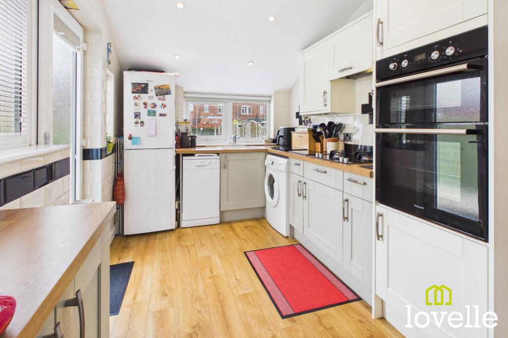 House in Hull - View 4