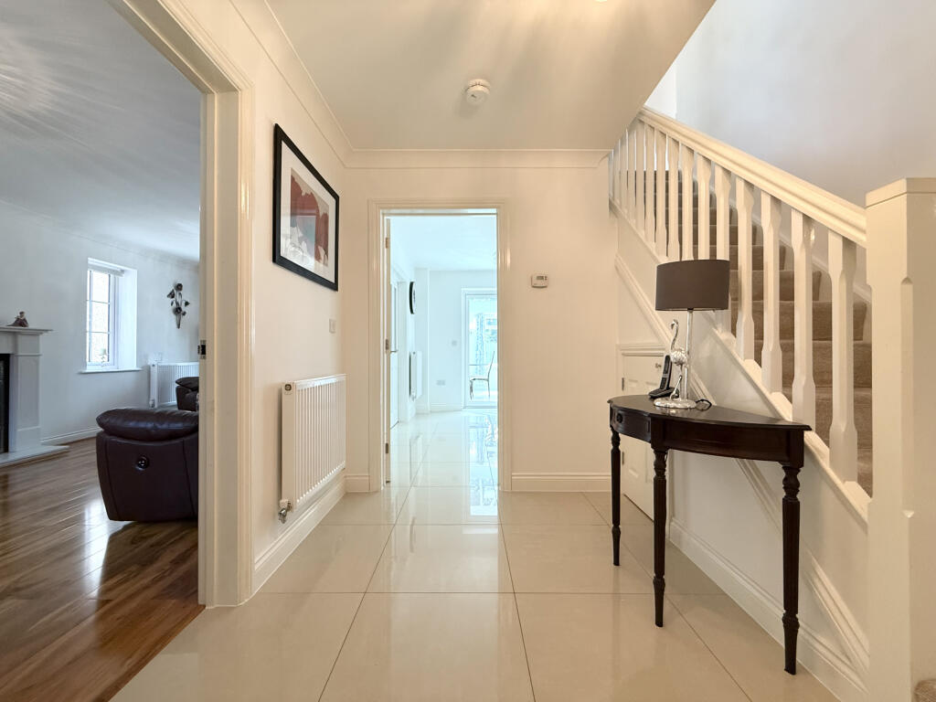 House in Trecynon, The Meadows, Aberdare West - More
