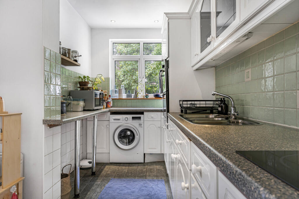House in London - View 3