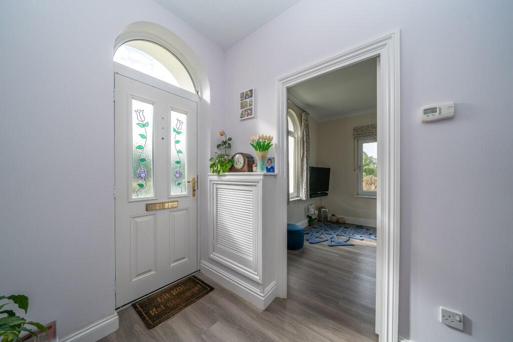 House in Aylesbury, Watermead - View 5