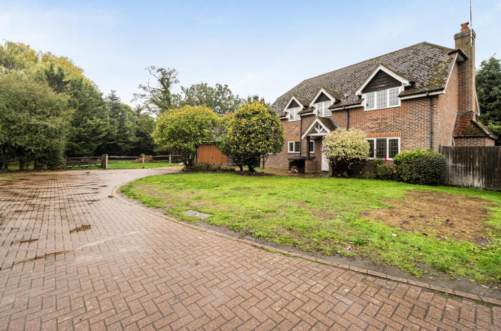 4-bed detached on Horsell Common, Woking, Surrey, GU21, £1,100,000