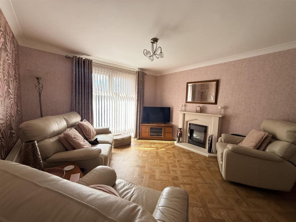Chawn Park Drive, Stourbridge photo 2