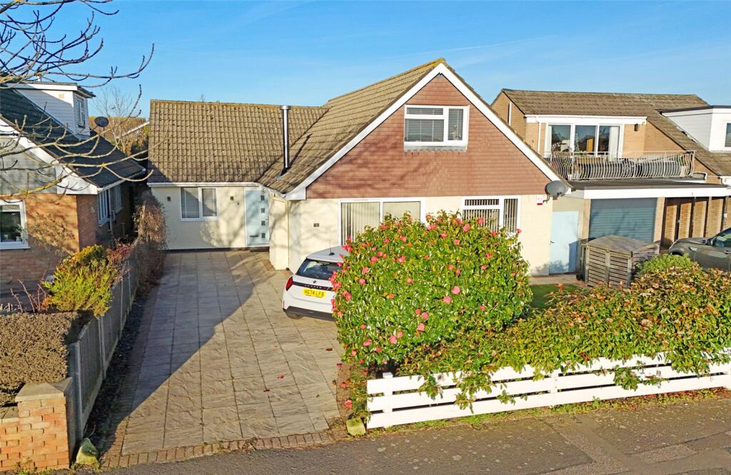 4-bed detached on Selfridge Avenue, Hengistbury Head, Bournemouth, Dorset, BH6, £800,000