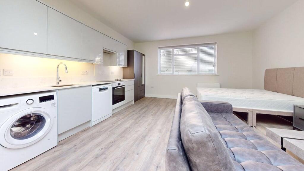 Apartment in Bristol - View 3