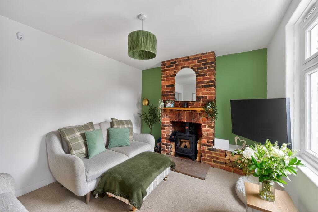 Oakdene Road, Brockham, Betchworth photo 3