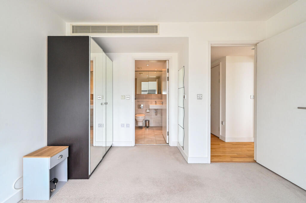 Apartment in London - View 5