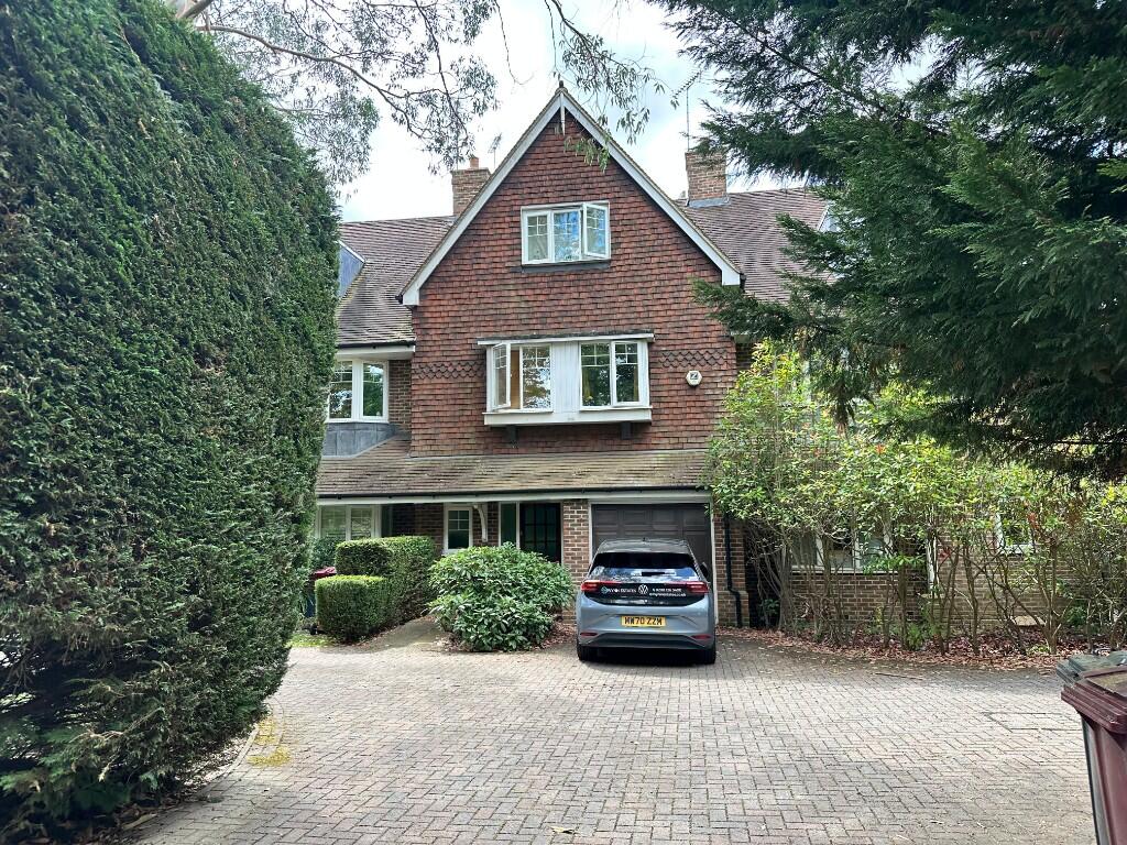 Main image of property: Parkside Road, Reading, Berkshire, RG30