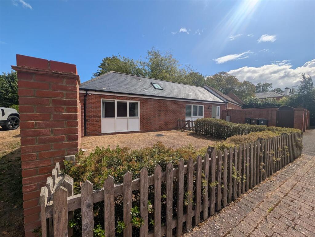 House in Southampton - View 2