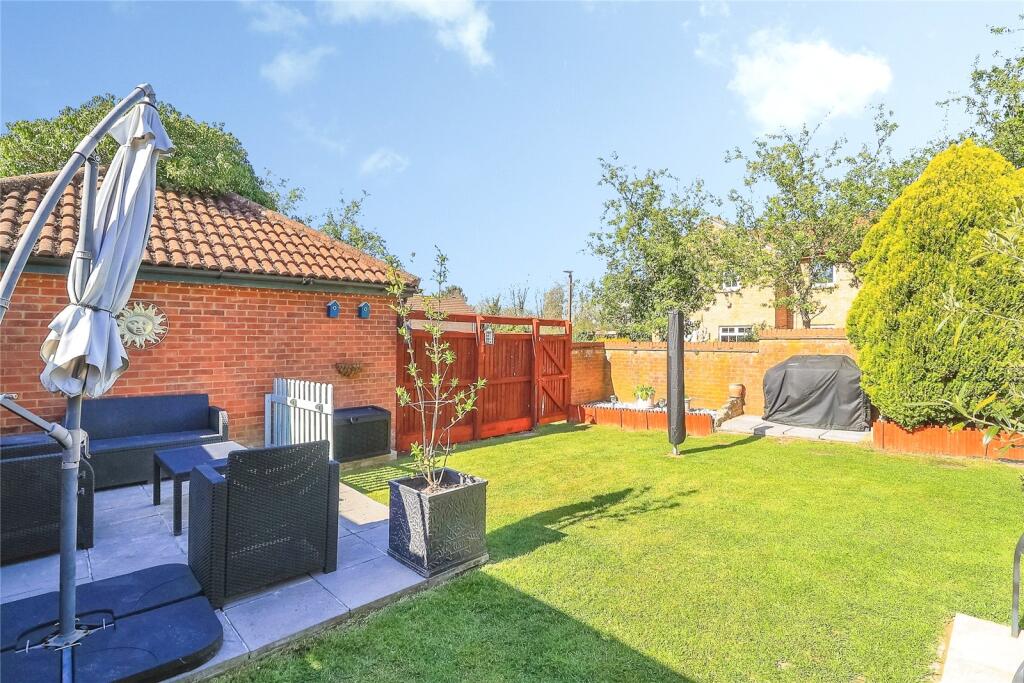 House in Milton Keynes, Shenley Brook End - View 3