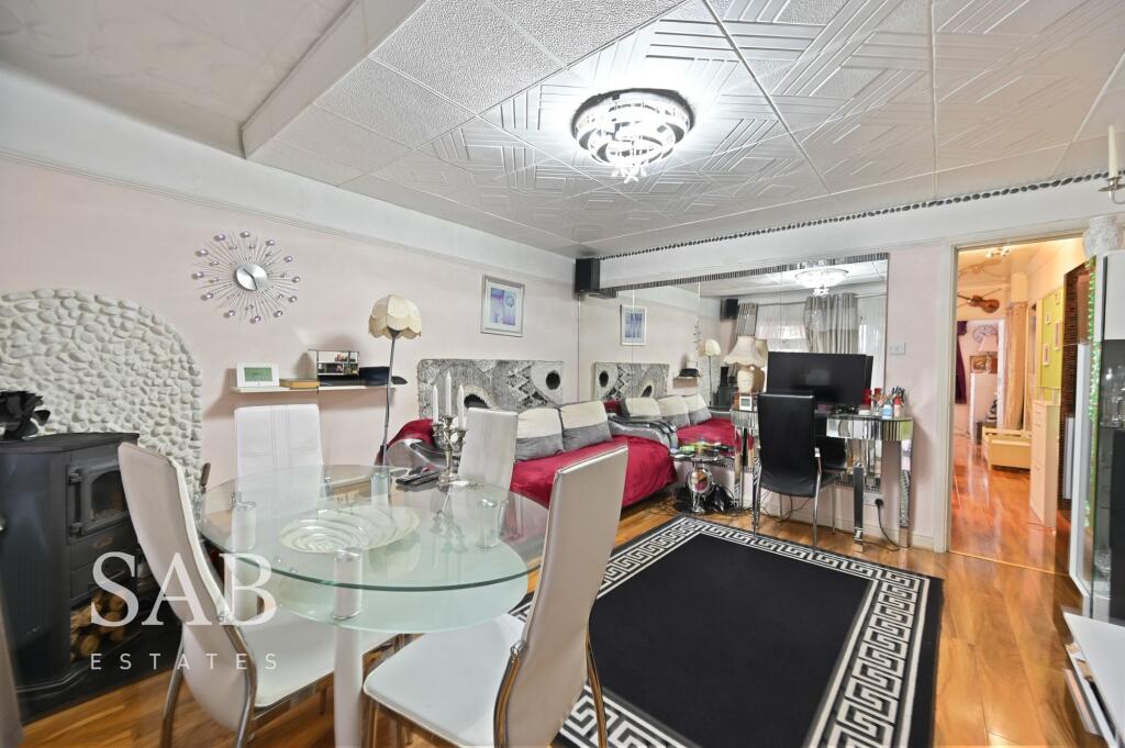 Apartment in Southall - View 5