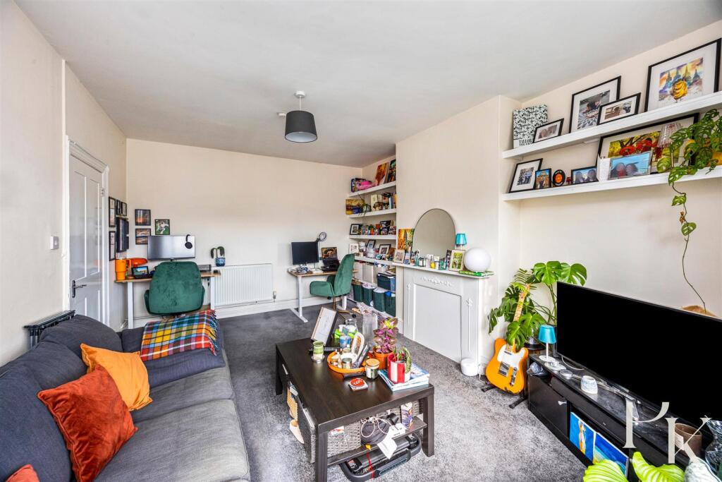 Apartment in Brighton - View 4
