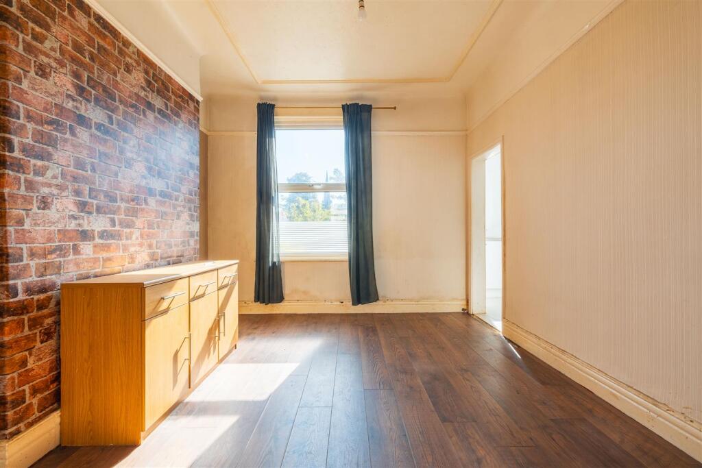 House in Wirral, Liverpool City Region - View 5