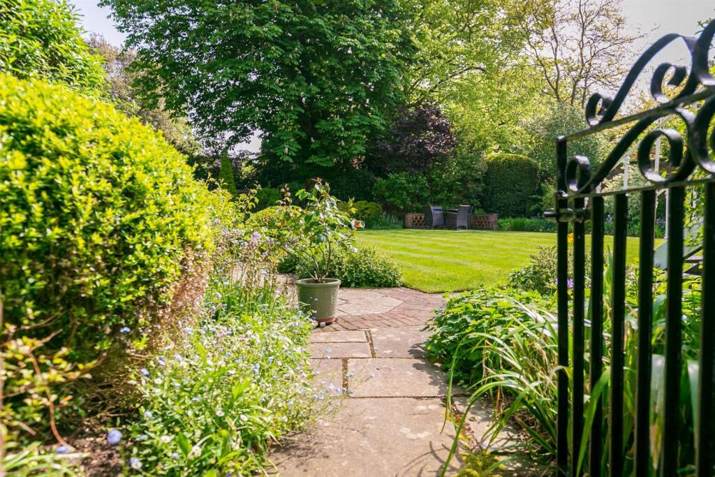 Austen Road, Guildford - Photo 22