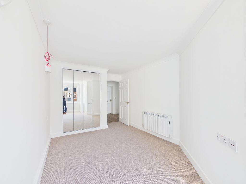 Apartment in Gloucester - More
