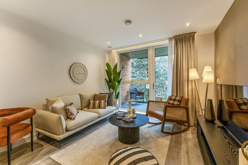 Apartment in Welwyn Hatfield, Roe Green, Hatfield - View 2