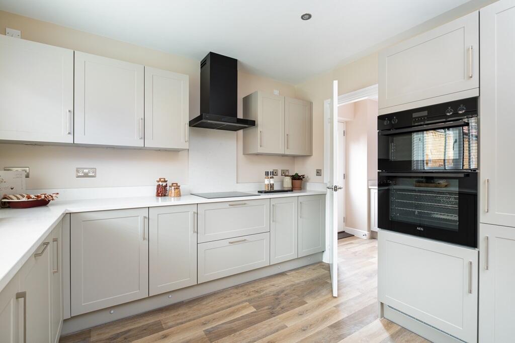 House in Milton Keynes, Far Bletchley, West Bletchley - View 4