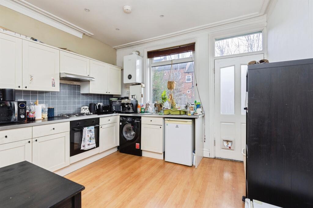 House in Leeds, Kirkstall - View 4