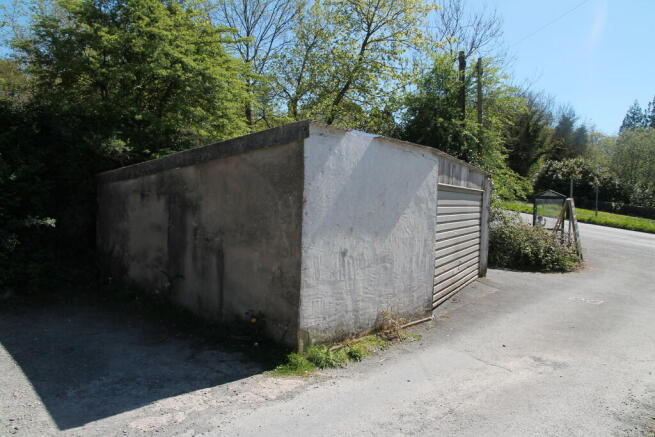 Detached Garage