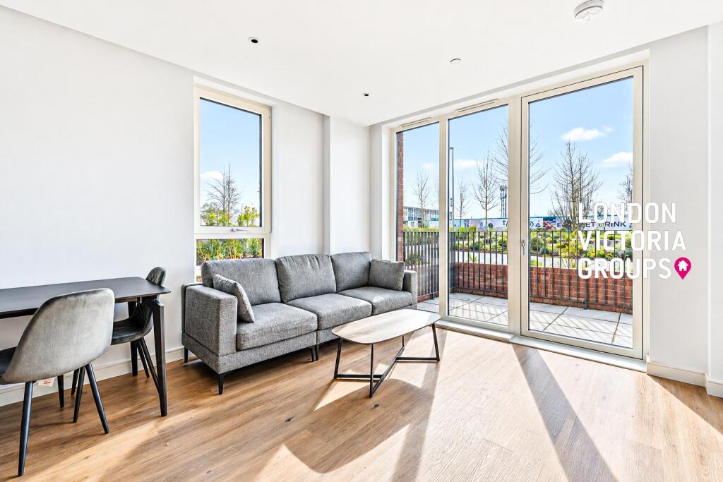 Apartment in Southall, London Borough of Ealing - View 2