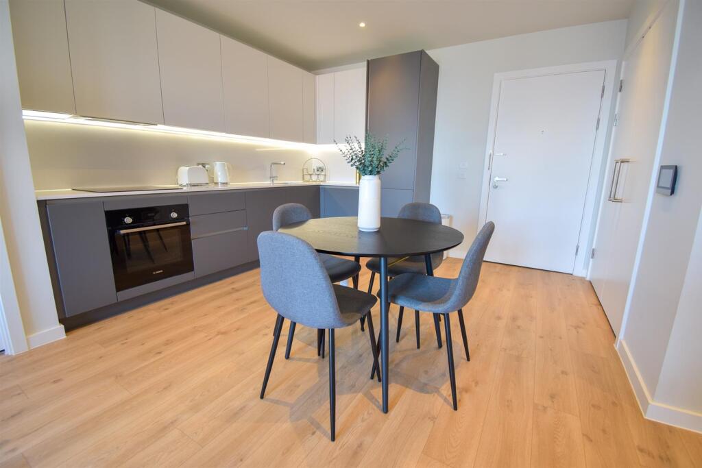 Apartment in Manchester - View 5