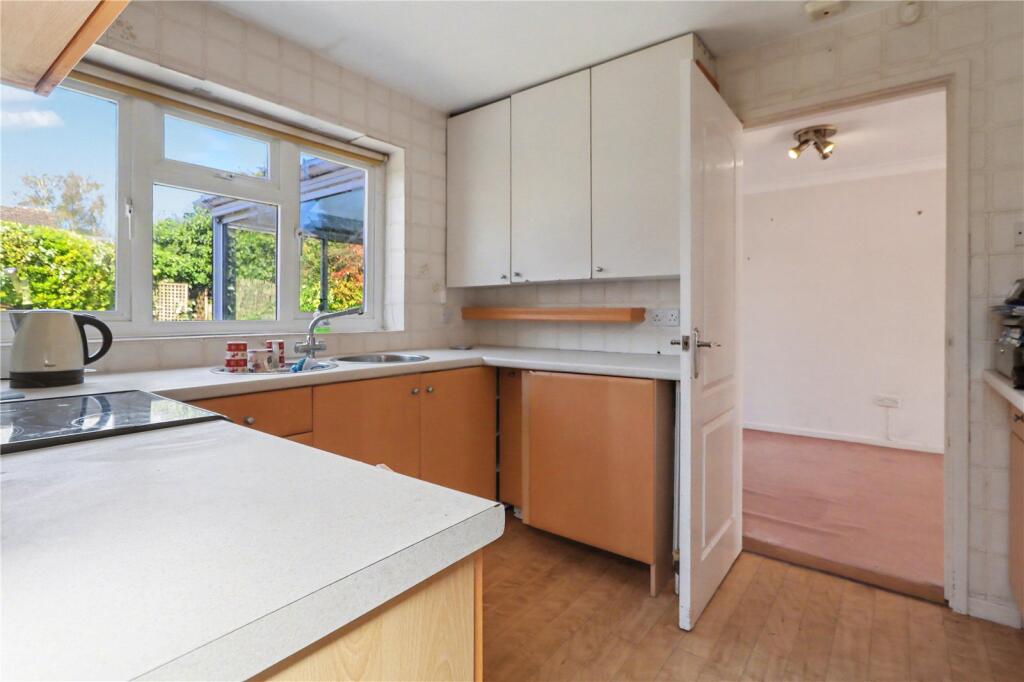 Hoblands, Haywards Heath, West Sussex, RH16 photo 4
