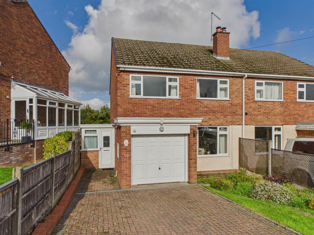 3-bed semi-detached on Nursery Road, Malvern, £350,000
