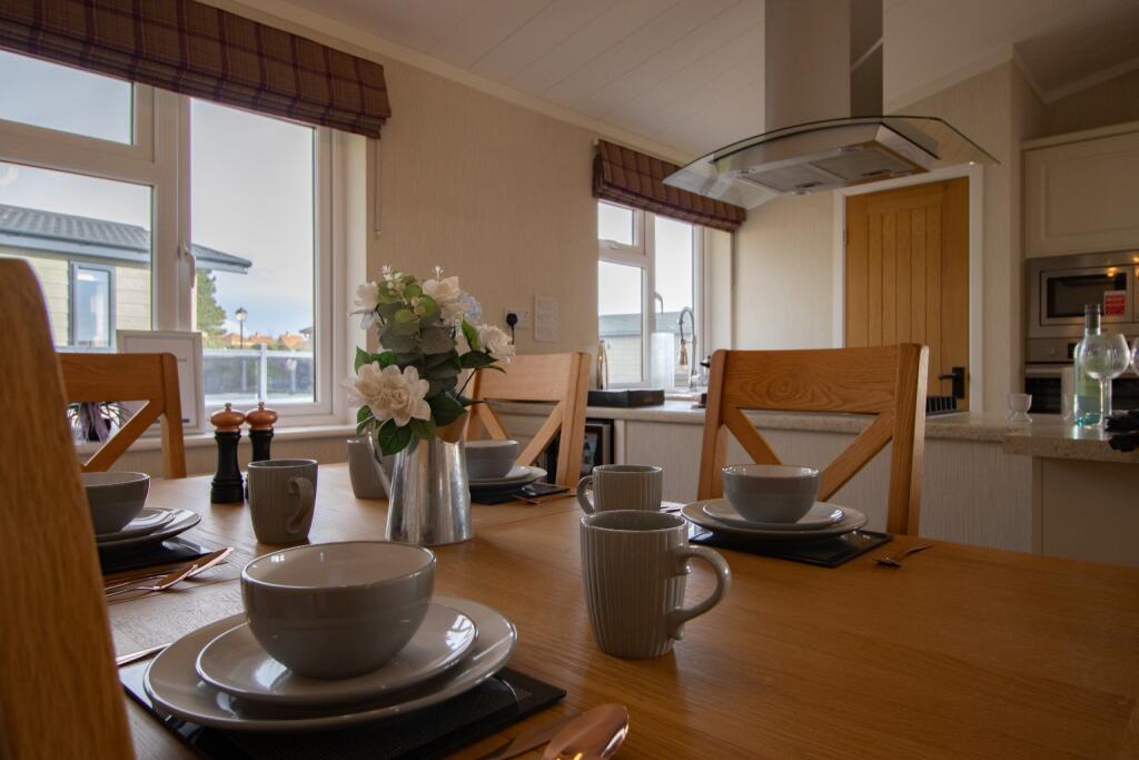 Searles, South Beach Road, Hunstanton, Norfolk, PE36 - More
