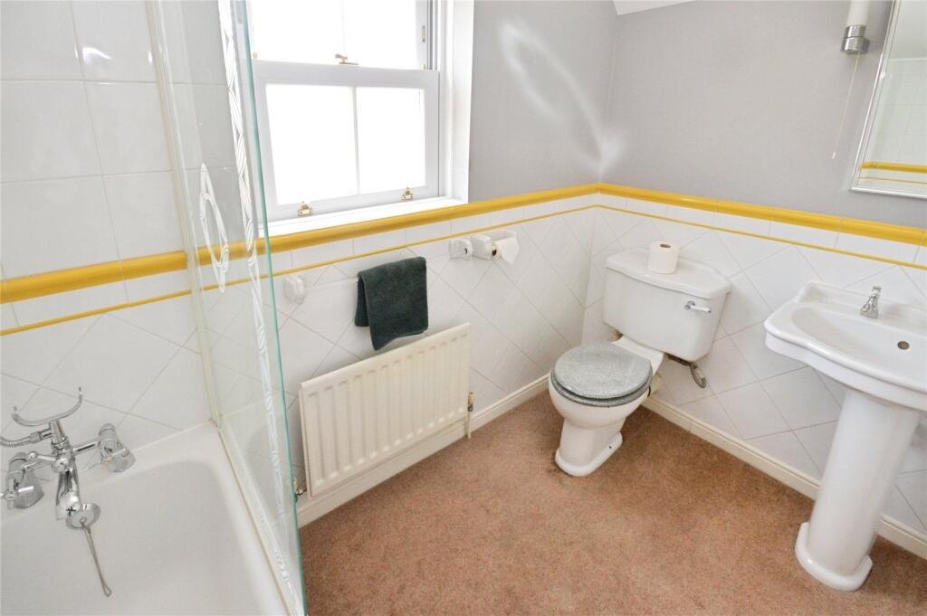 House in East Hertfordshire, Hockerill, Bishop's Stortford - More