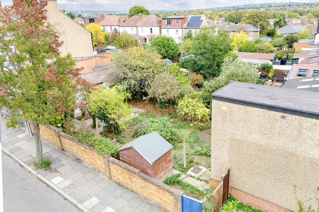 Redbridge Lane West photo 2