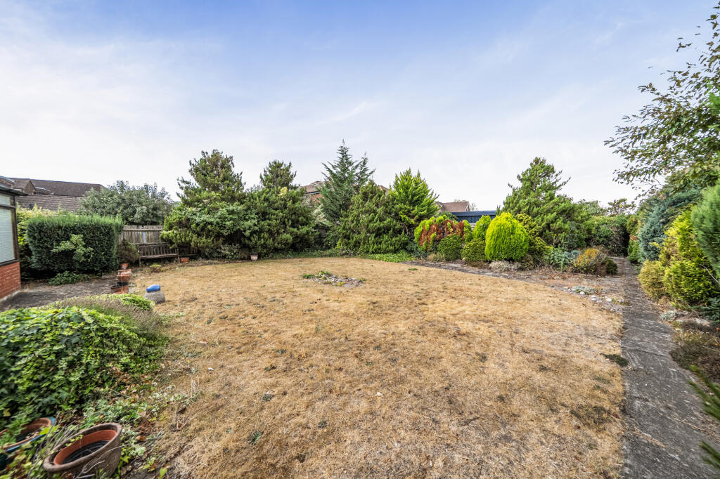 House in Reigate, South Park - View 2