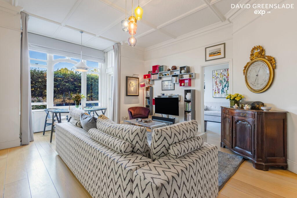 Apartment in London - View 2