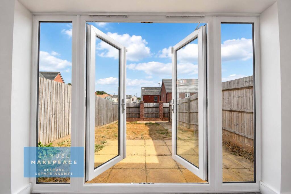 House in Stoke-on-Trent - More
