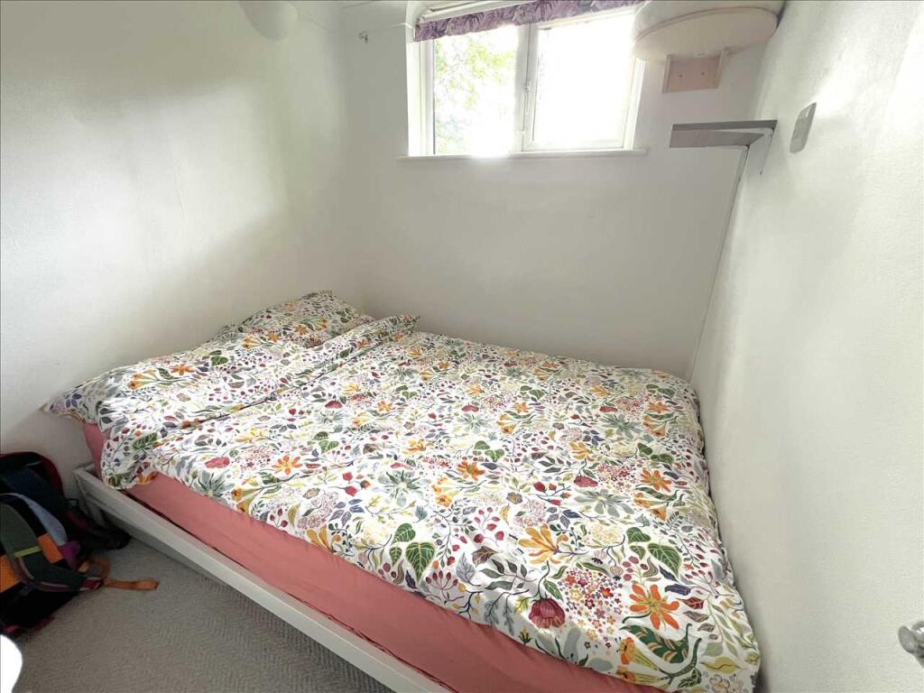 Apartment in Horsham, West Sussex - View 4