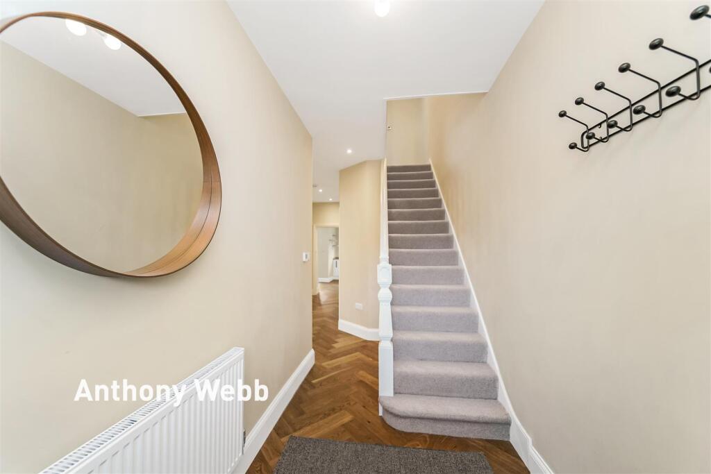 House in London - View 4