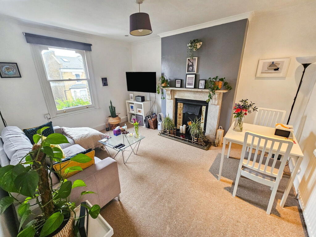 Main image of property: Frithville Gardens, London, W12 7JN