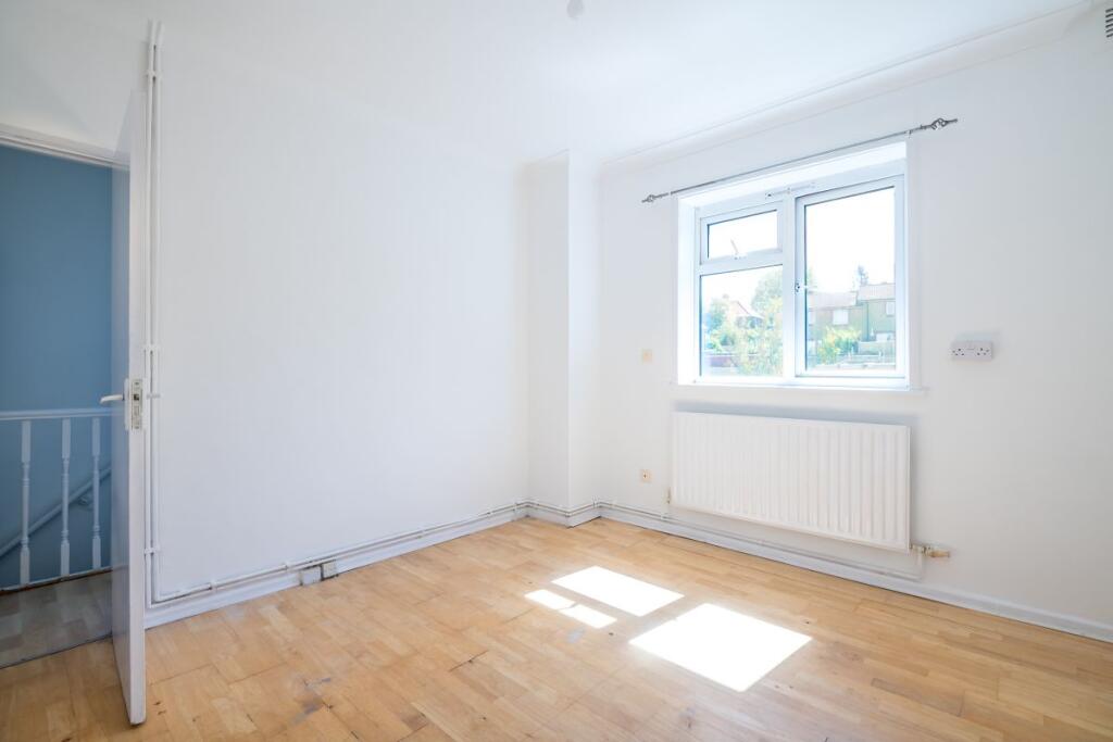 Apartment in Bromley, Downham - View 3