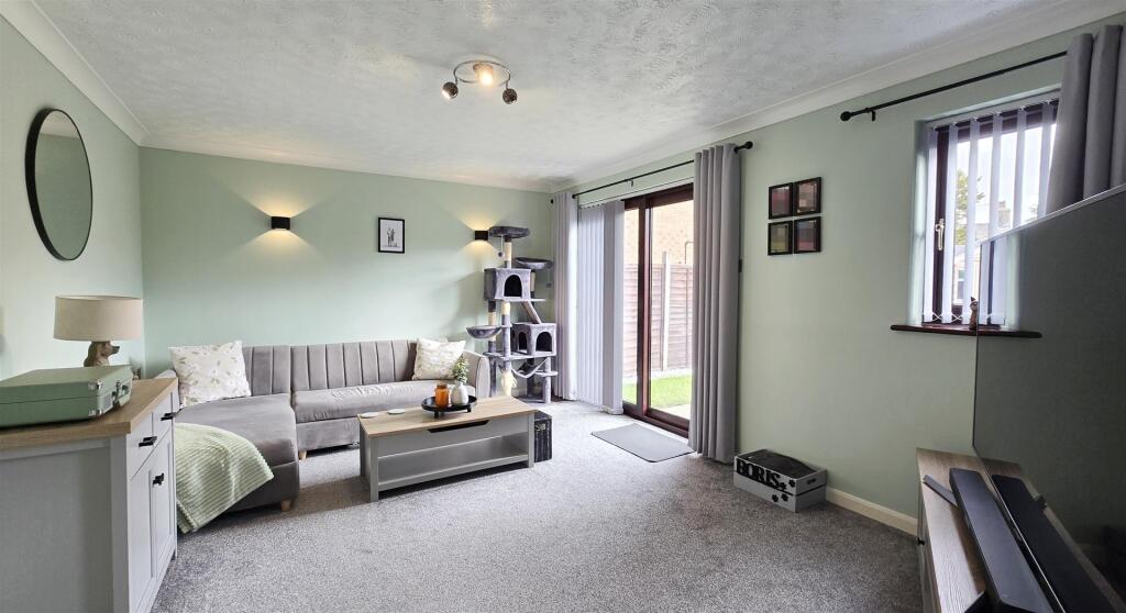 House in South Holland, Long Sutton - More