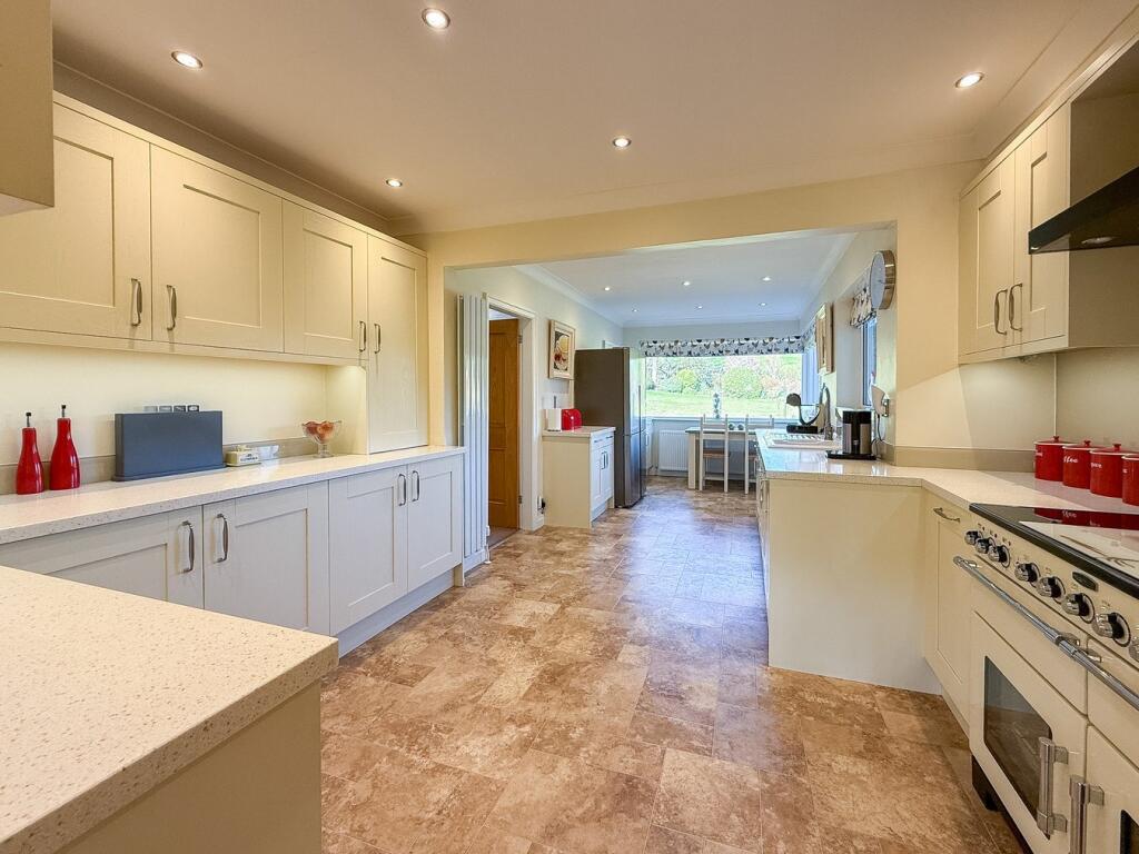 Crodingley, Thongsbridge, Holmfirth, HD9 photo 3