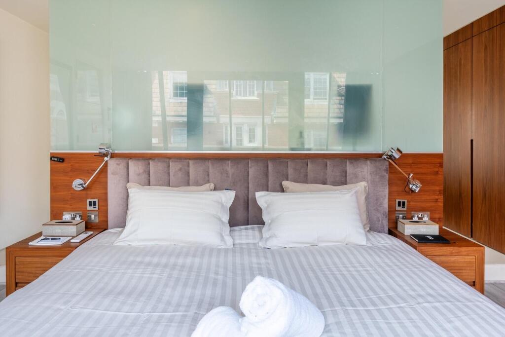 4 bedroom mews property for rent