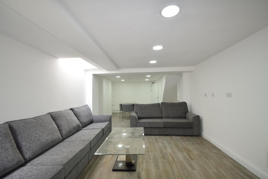 House in Cardiff - View 4