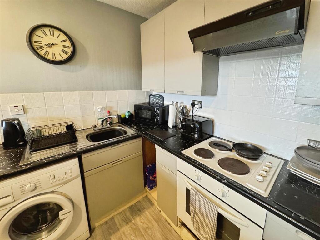 Apartment in Clydebank, Kilbowie - View 4
