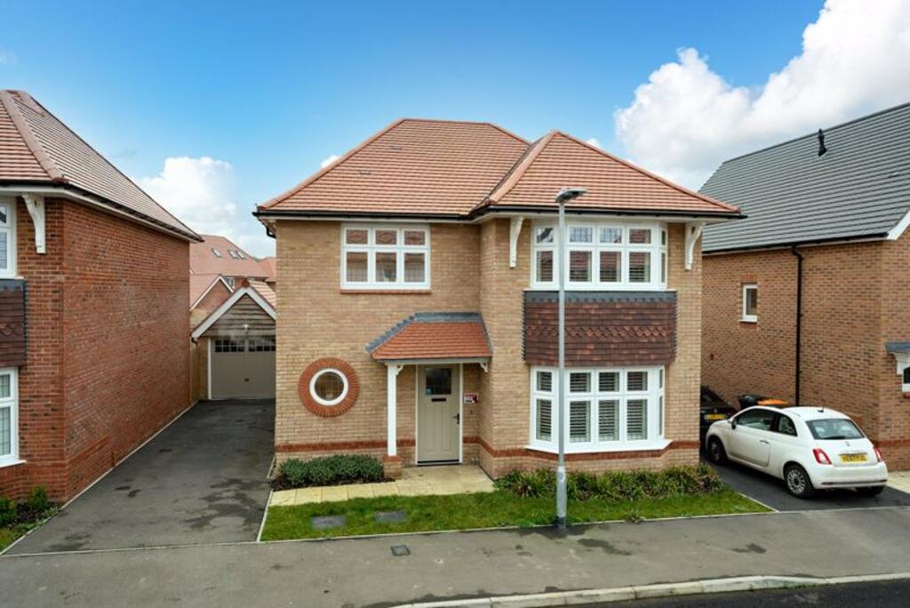 Main image of property: Magpie Meadows, Caddington, LU1
